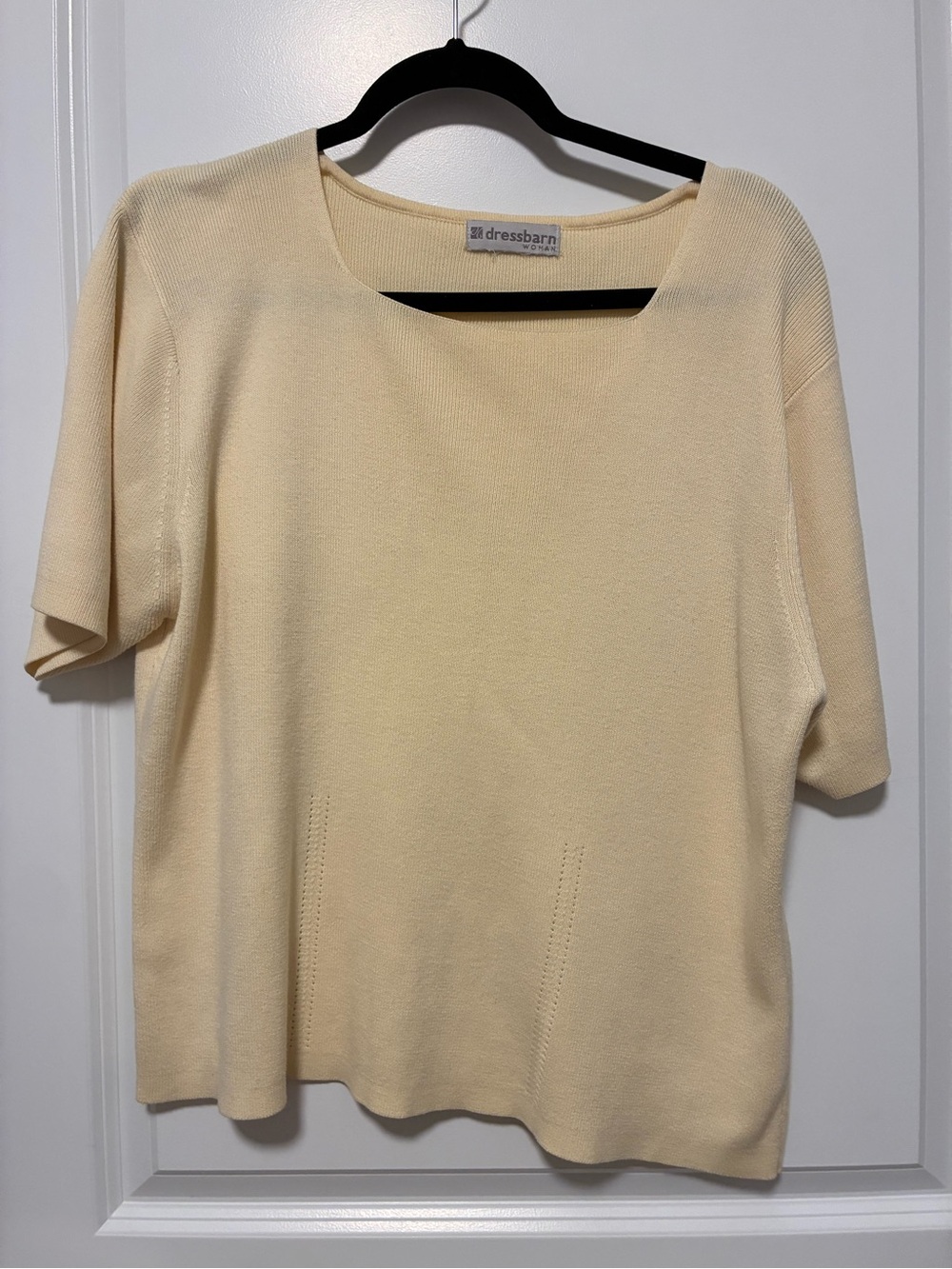 Dressbarn Butter Yellow Short Sleeve Knit Top
